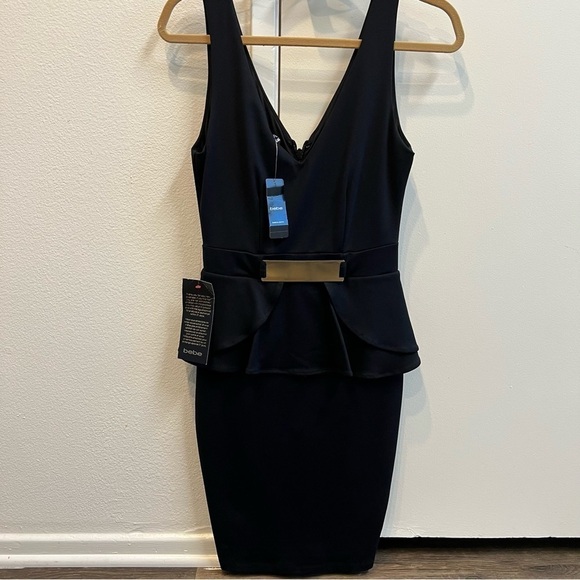 NWT Bebe Peplum Black Low Cut V Neck Short Dress Gold Detail Belt Cocktail S - Picture 7 of 15